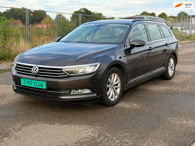 Volkswagen Passat (2016) — foto 1