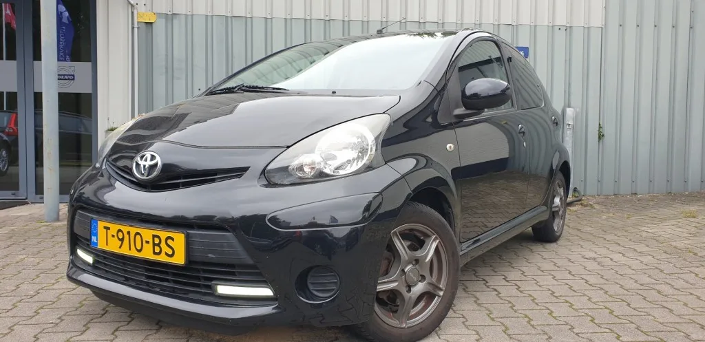 Toyota Aygo (2012) — foto 1