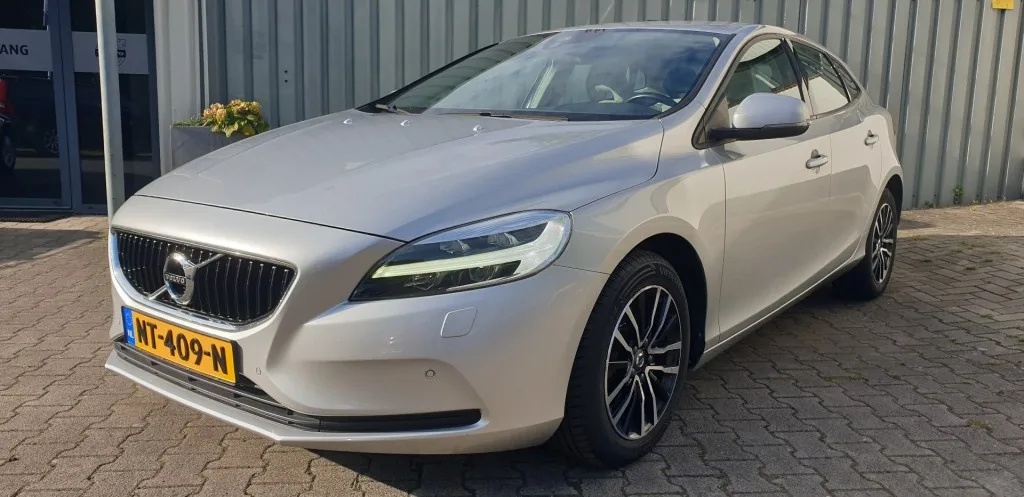 Volvo V40 (2017) — foto 1