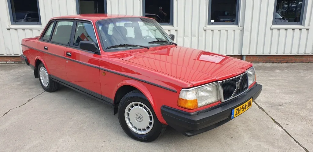 Volvo 240 (1991) — foto 1