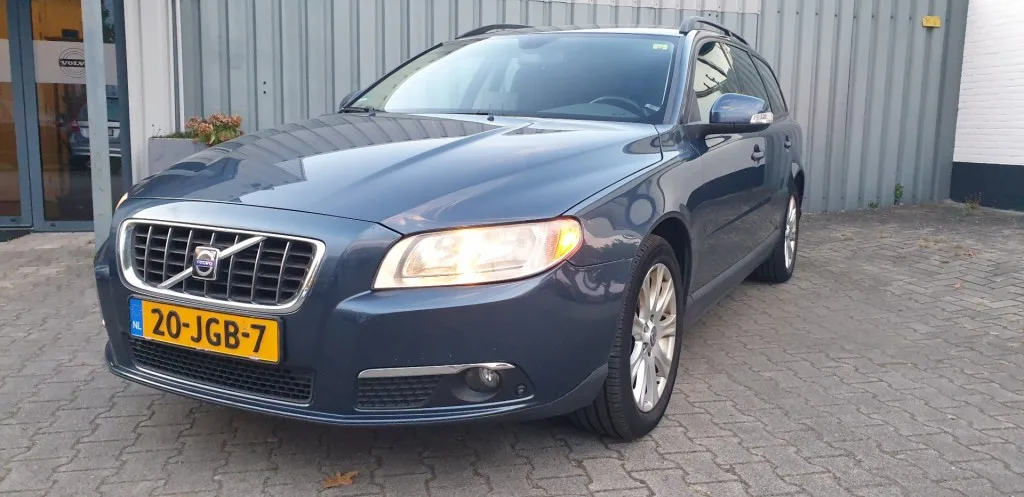 Volvo V70 (2009) — foto 1