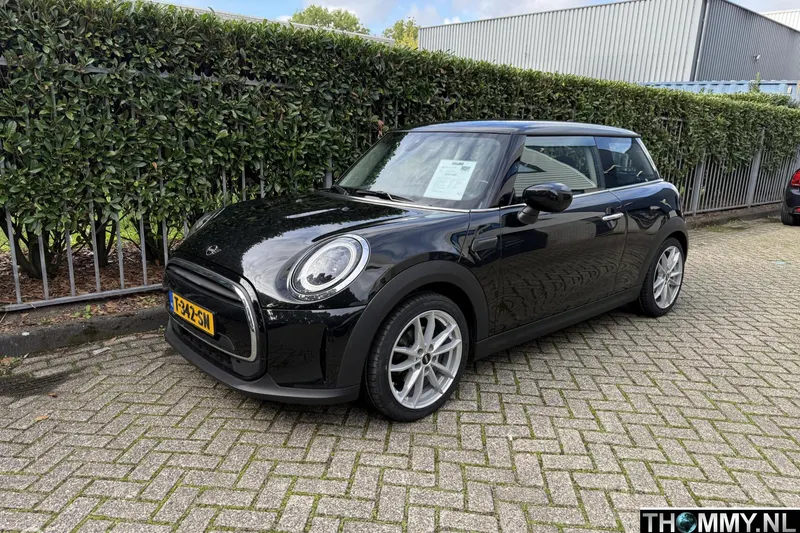 MINI Cooper (2023)