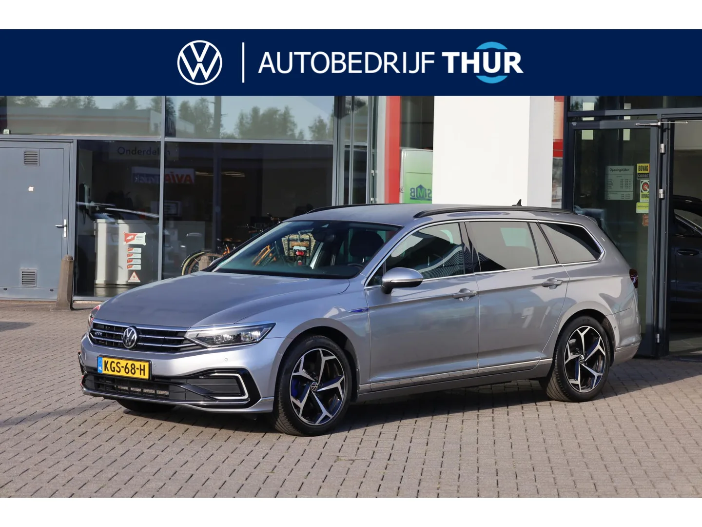 Volkswagen Passat (2022) — foto 1