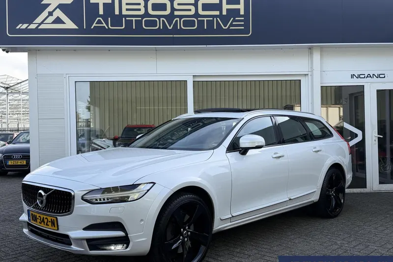 Volvo V90 Cross Country (2018)