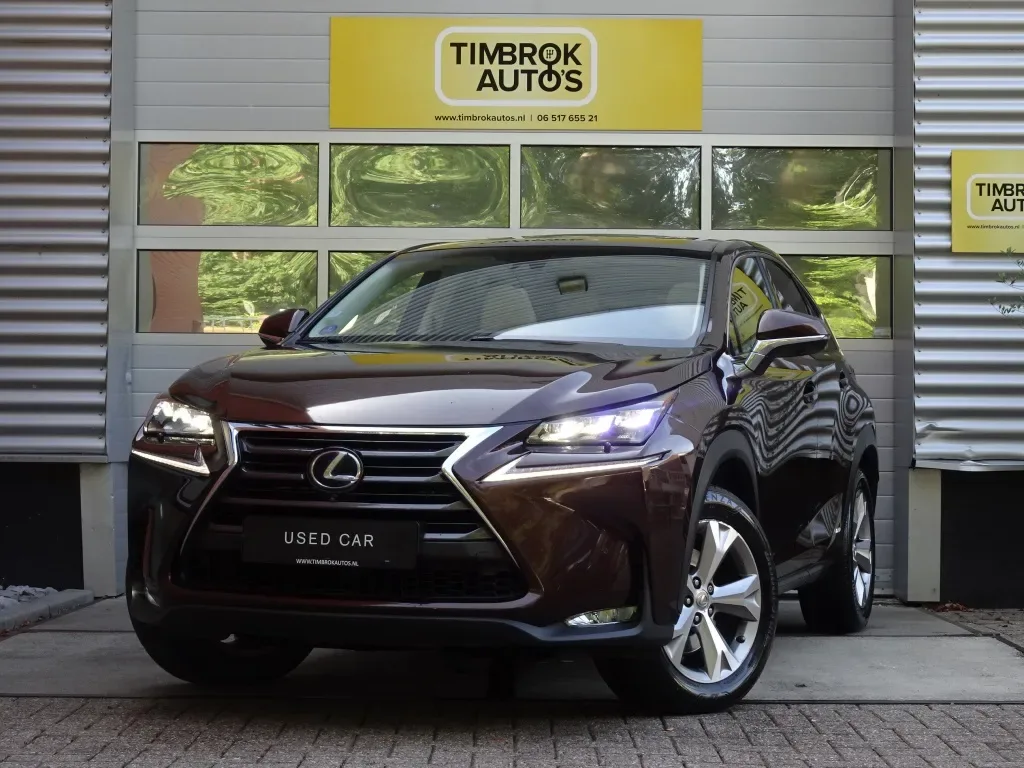 Lexus NX (2016) — foto 1