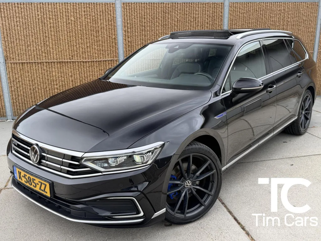 Volkswagen Passat (2021) — foto 1