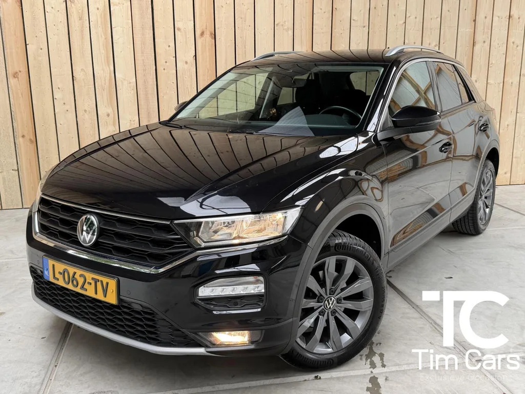 Volkswagen T-Roc (2021) — foto 1