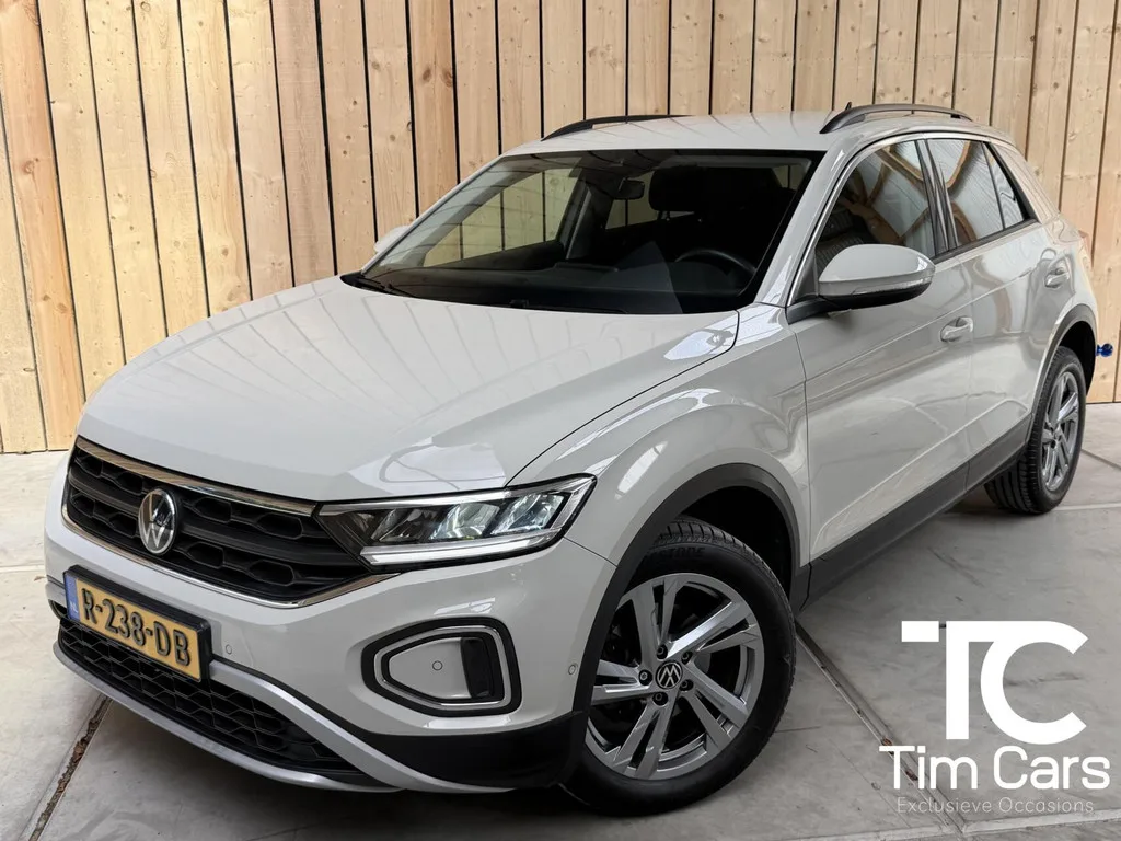 Volkswagen T-Roc (2022) — foto 1