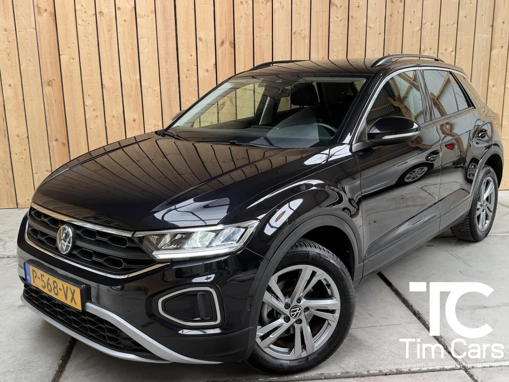 Volkswagen T-Roc (2022) — foto 1