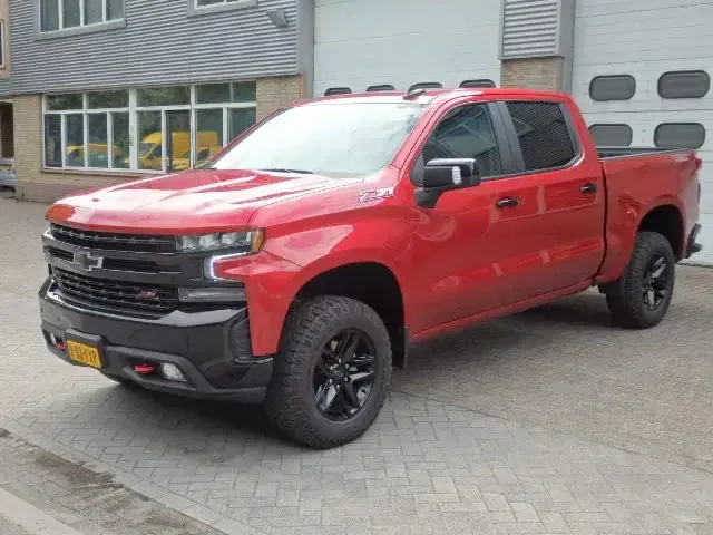 Chevrolet Silverado (2021) — foto 1
