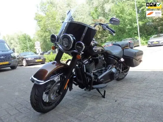 Harley-Davidson Softail Heritage Classic 114 (2019) — foto 1