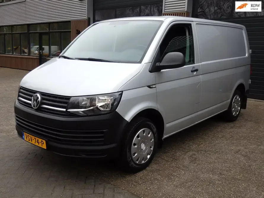 Volkswagen Transporter (2017) — foto 1