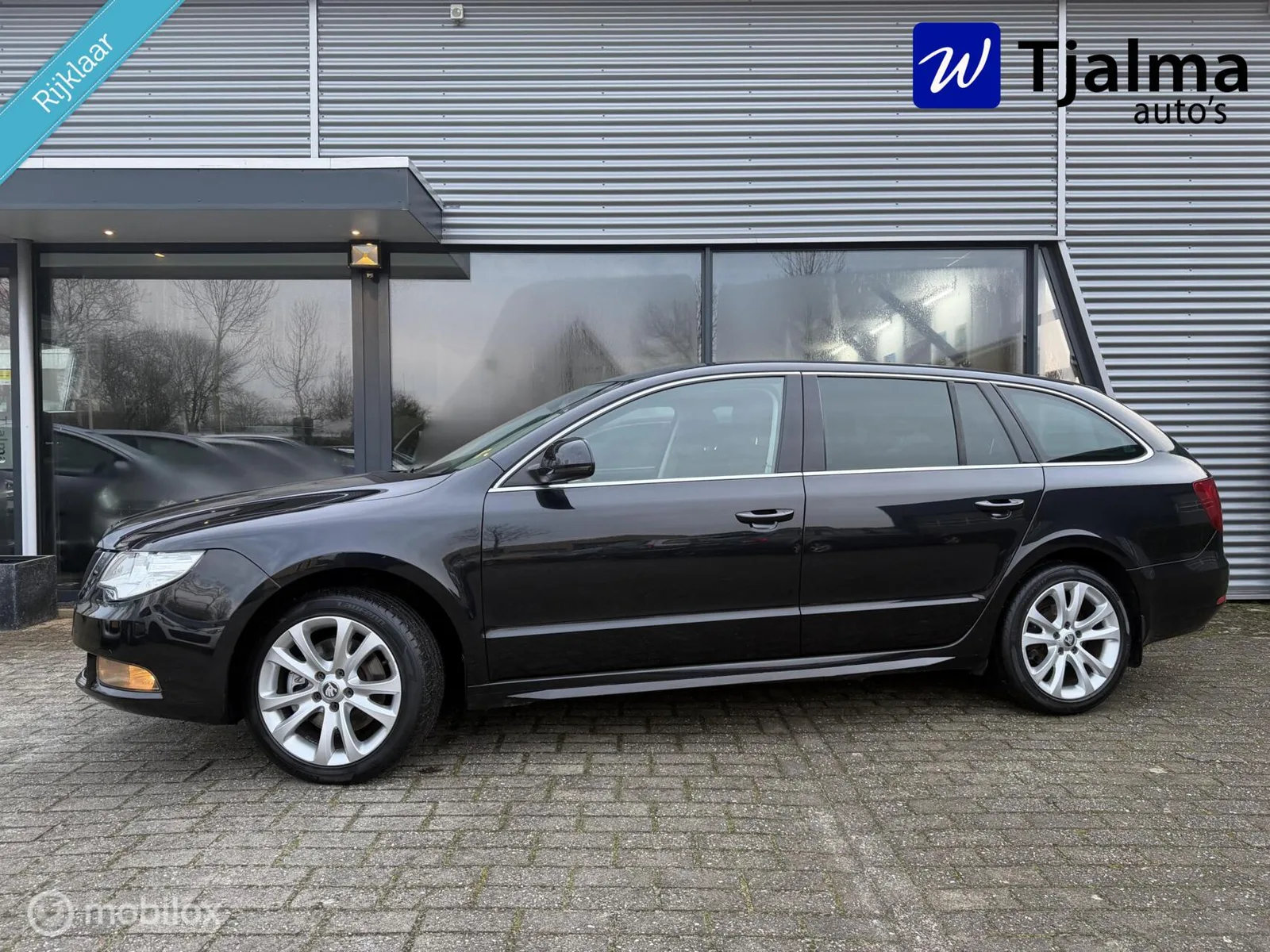 Škoda Superb (2011) — foto 1