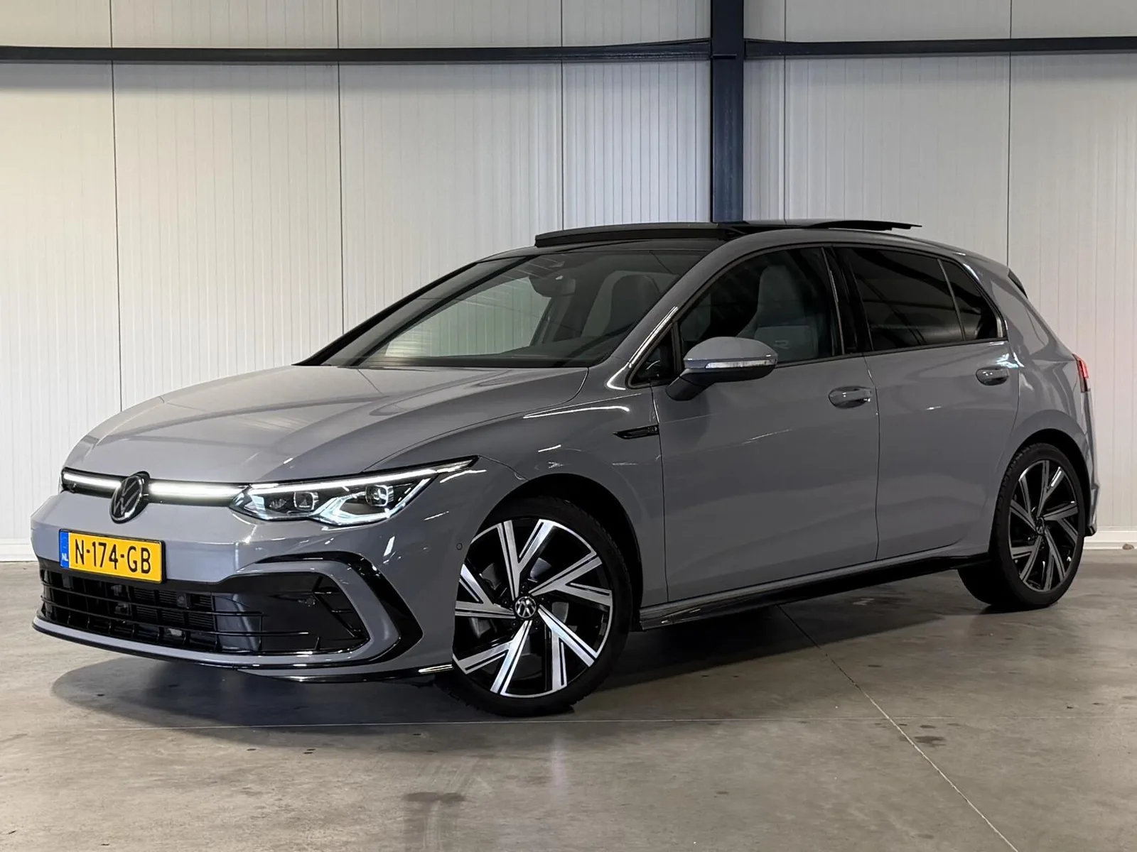 Volkswagen Golf (2021) — foto 1