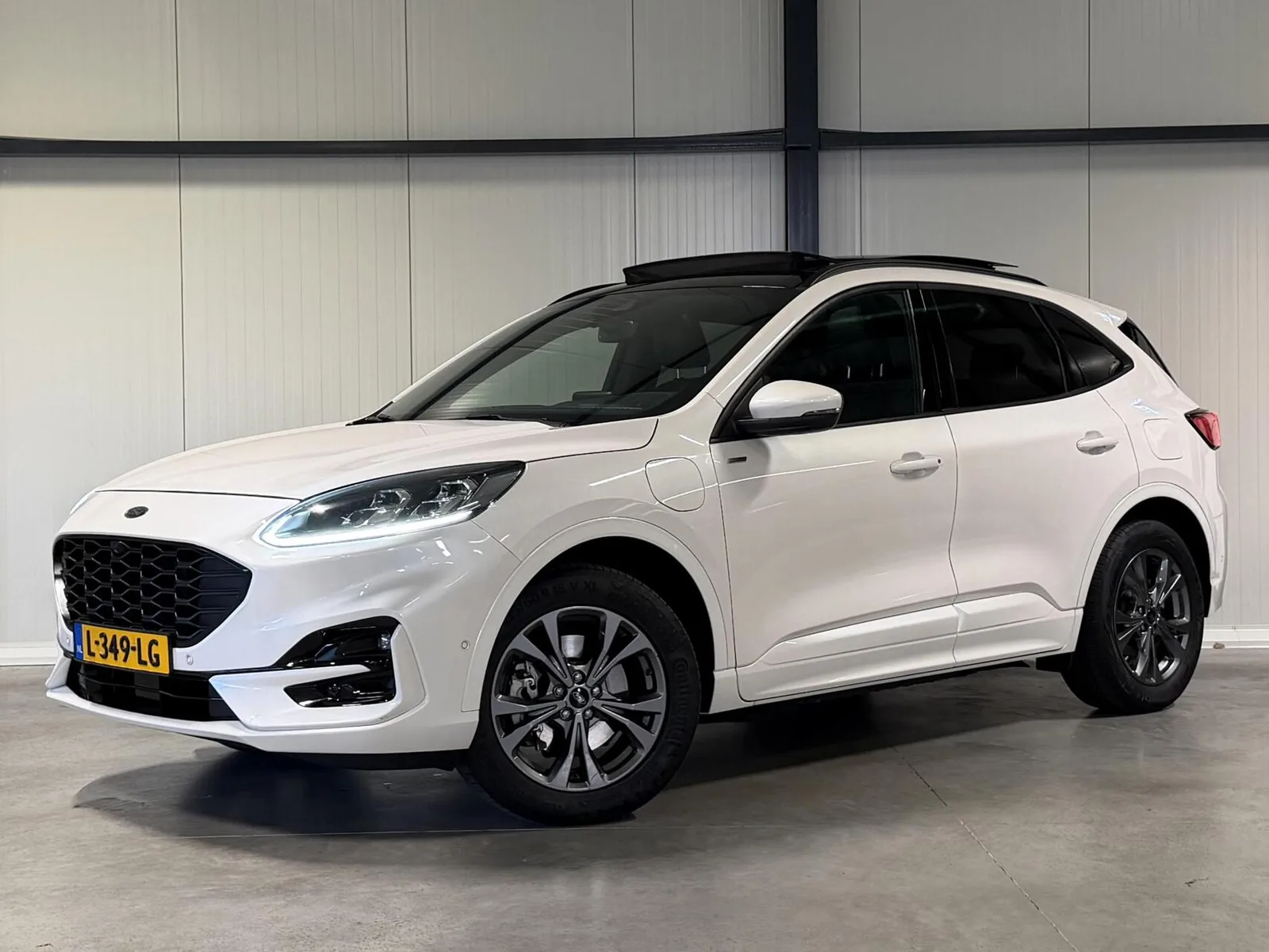 Ford Kuga (2021) — foto 1
