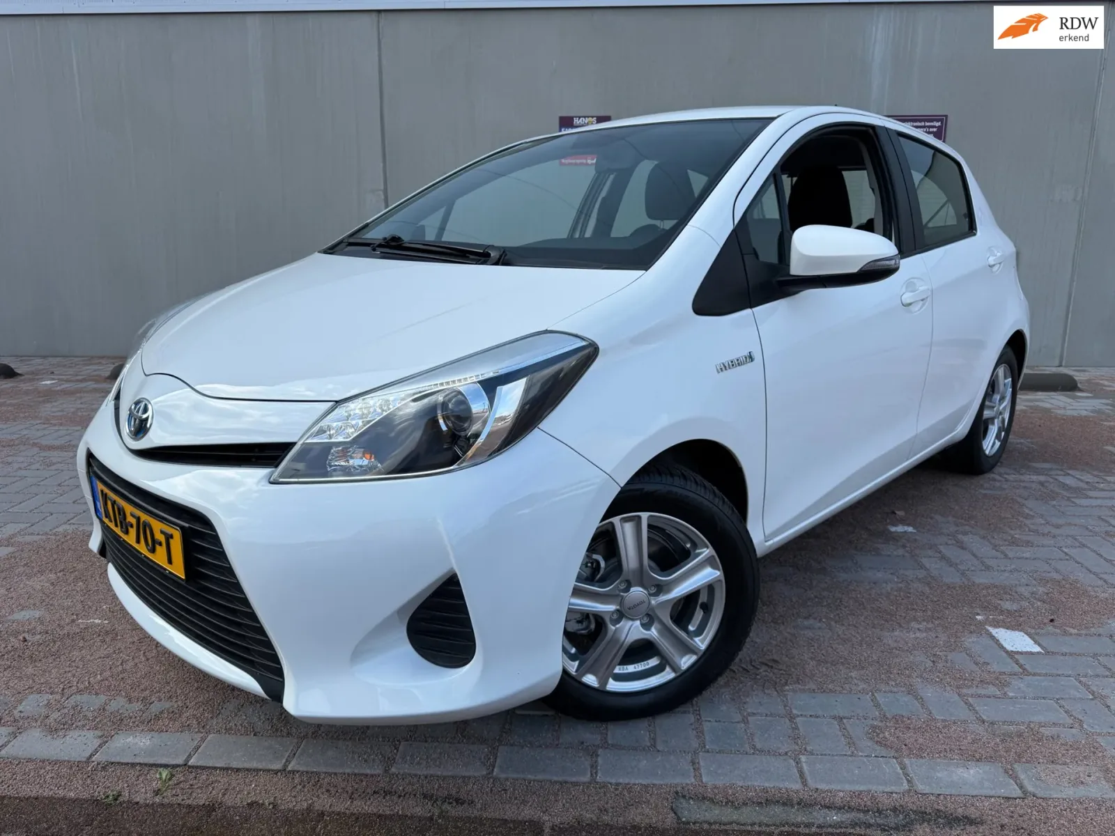 Toyota Yaris (2012) — foto 1