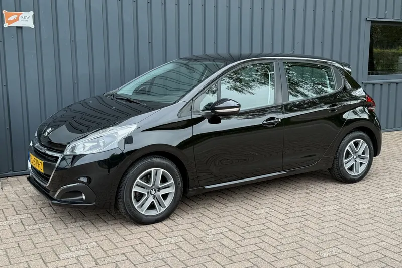 Peugeot 208 (2017)