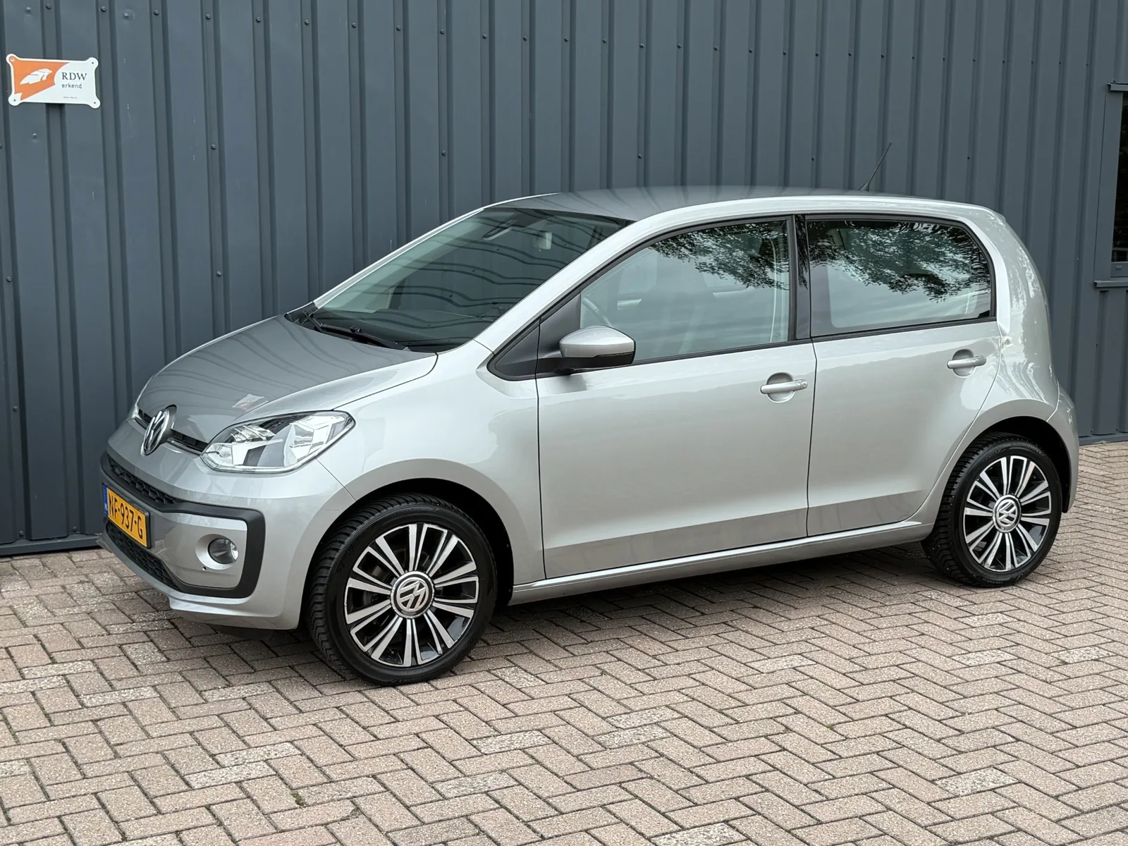 Volkswagen Up! (2017) — foto 1