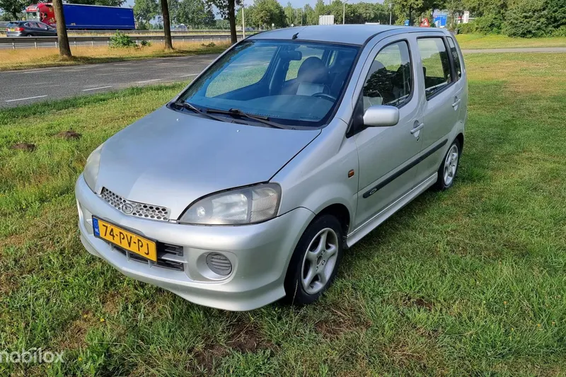 Daihatsu Young RV (2005)