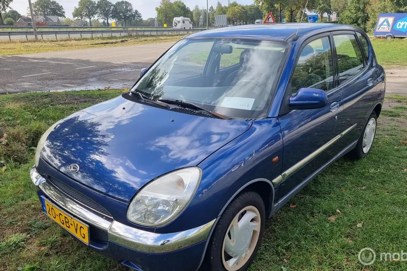 Daihatsu Sirion (2000)