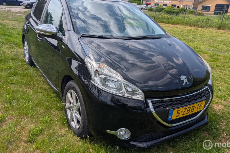 Peugeot 208 (2014)