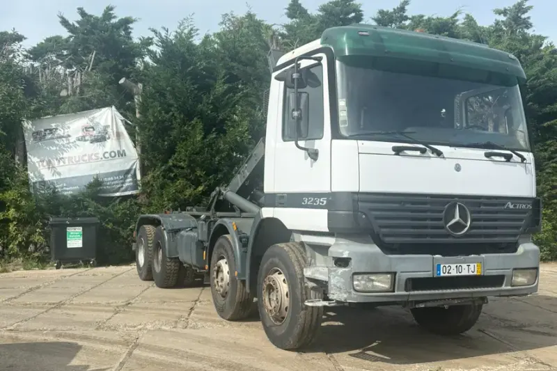 Mercedes-Benz Actros (2002)