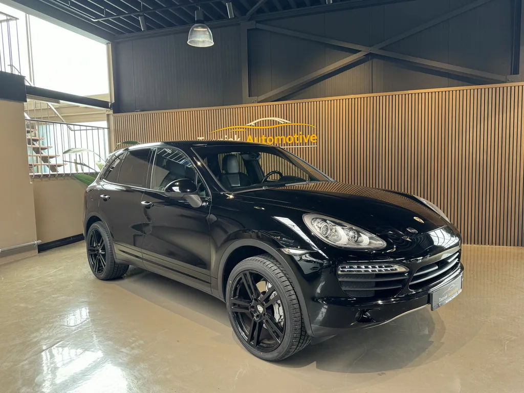 Porsche Cayenne (2010) — foto 1