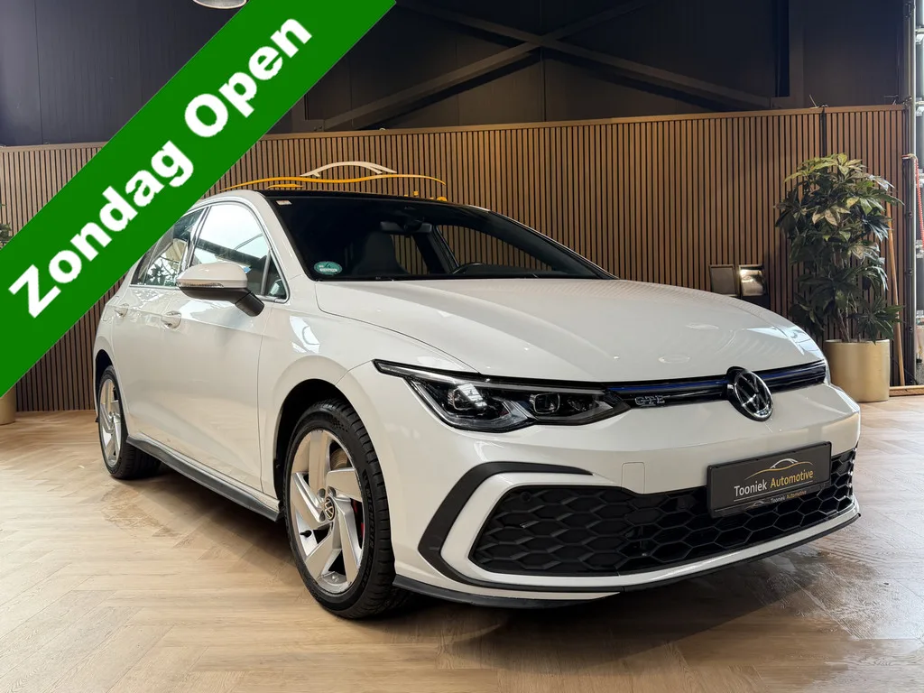 Volkswagen Golf (2020) — foto 1
