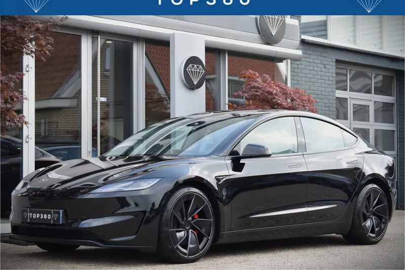 Tesla Model 3 (2024)