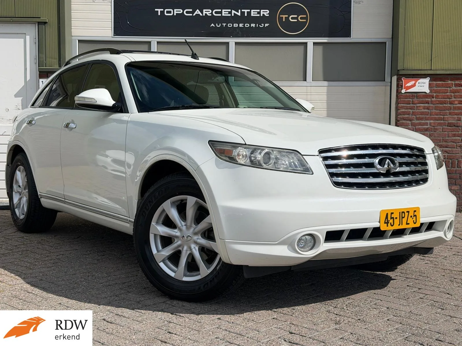 Infiniti FX (2005) — foto 1