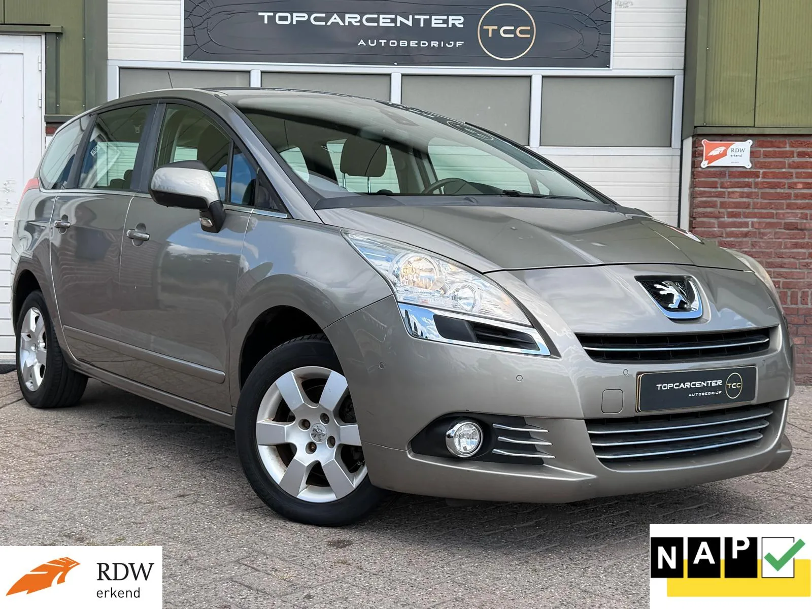 Peugeot 5008 (2010) — foto 1