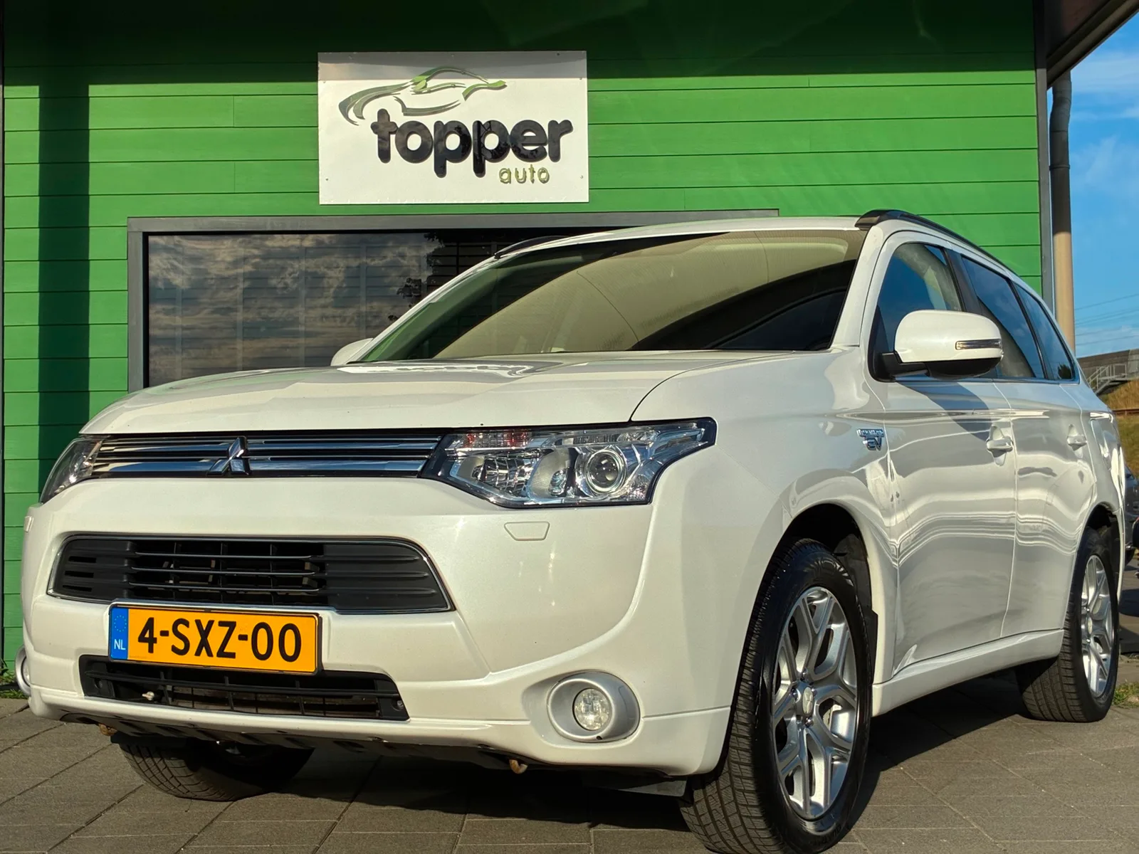 Mitsubishi Outlander (2013) — foto 1