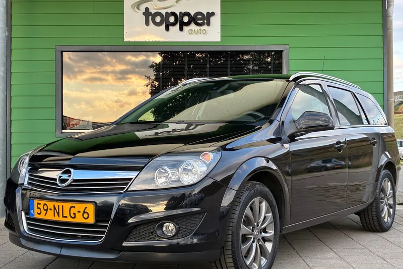 Opel Astra (2010)