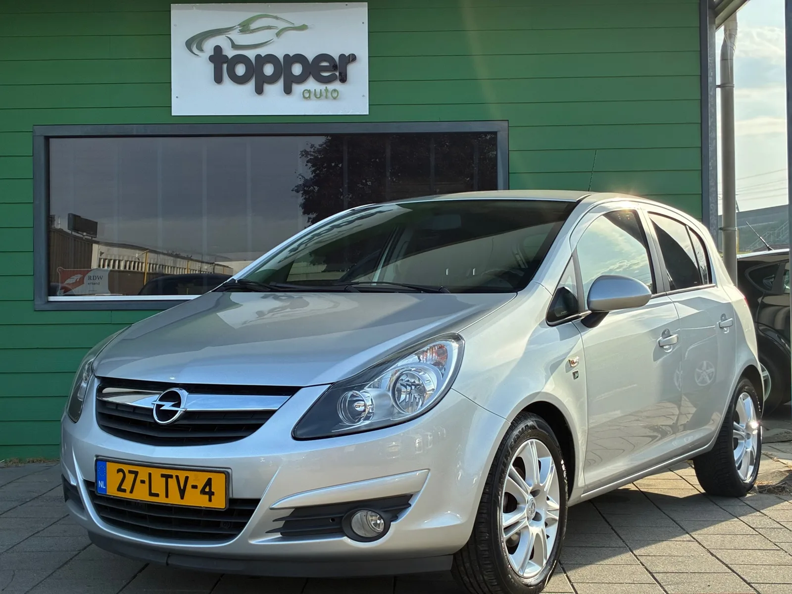 Opel Corsa (2010) — foto 1