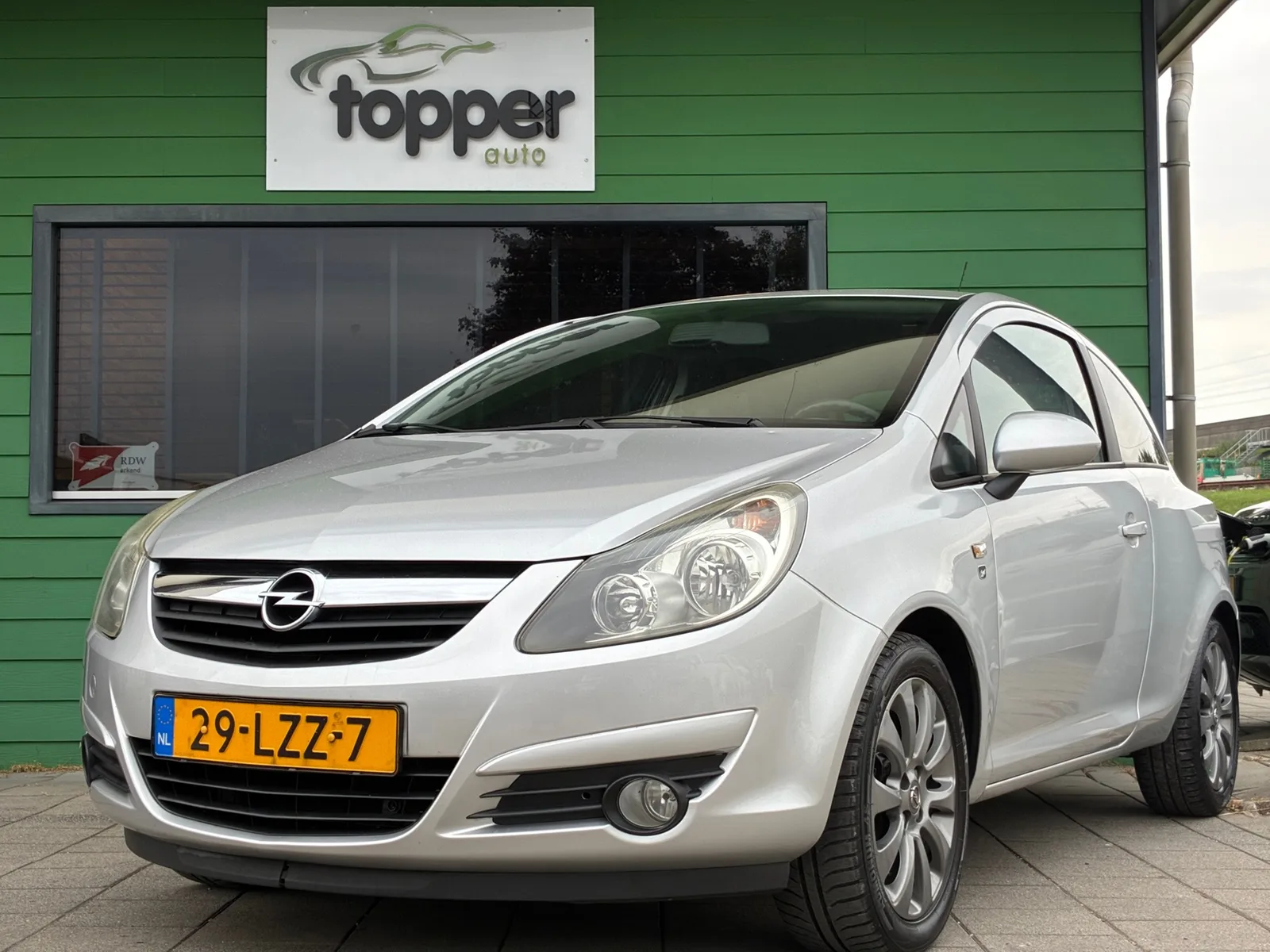 Opel Corsa (2010) — foto 1