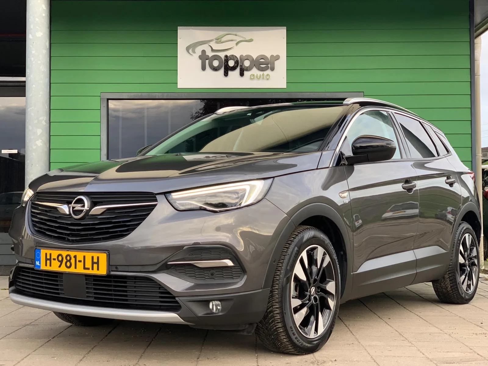 Opel Grandland X (2019) — foto 1