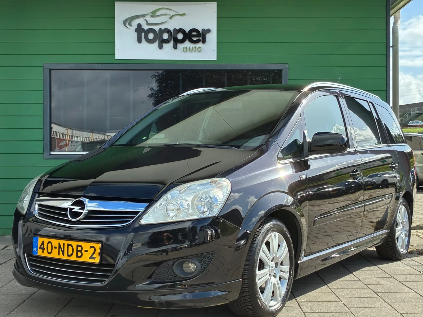 Opel Zafira (2010) — foto 1