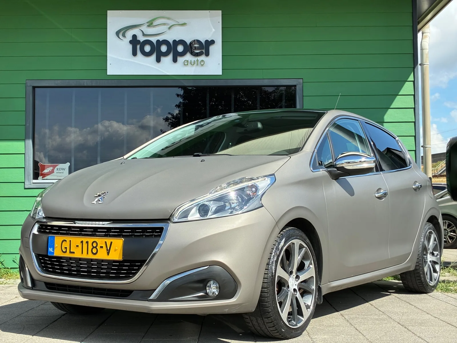Peugeot 208 (2015) — foto 1