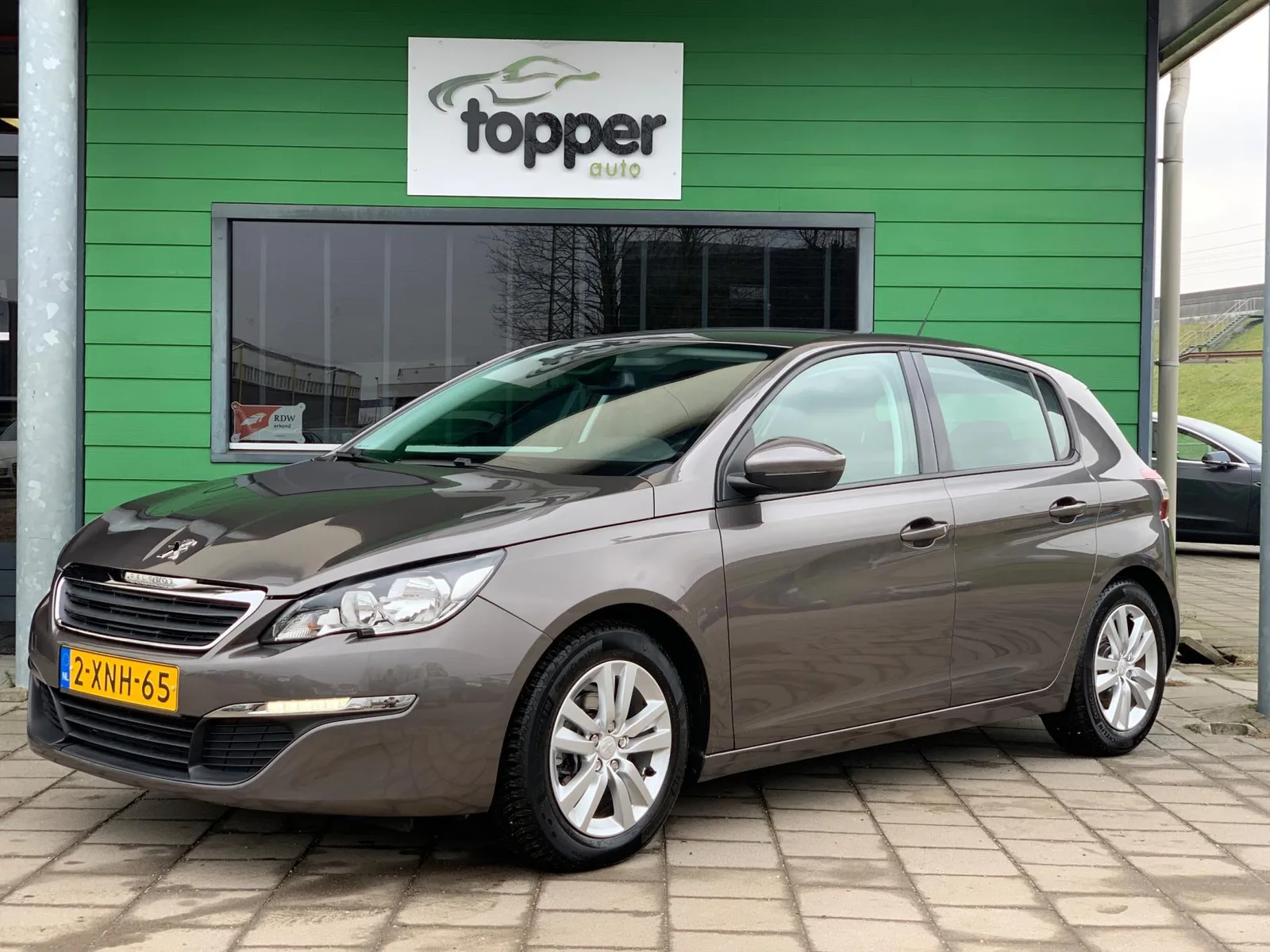 Peugeot 308 (2014) — foto 1