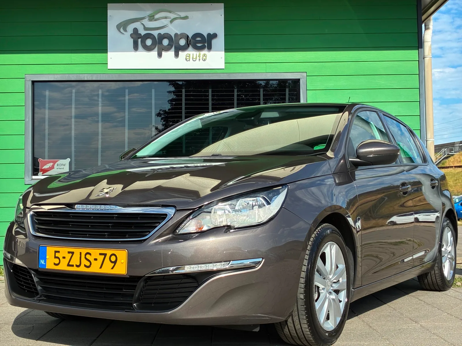 Peugeot 308 (2015) — foto 1