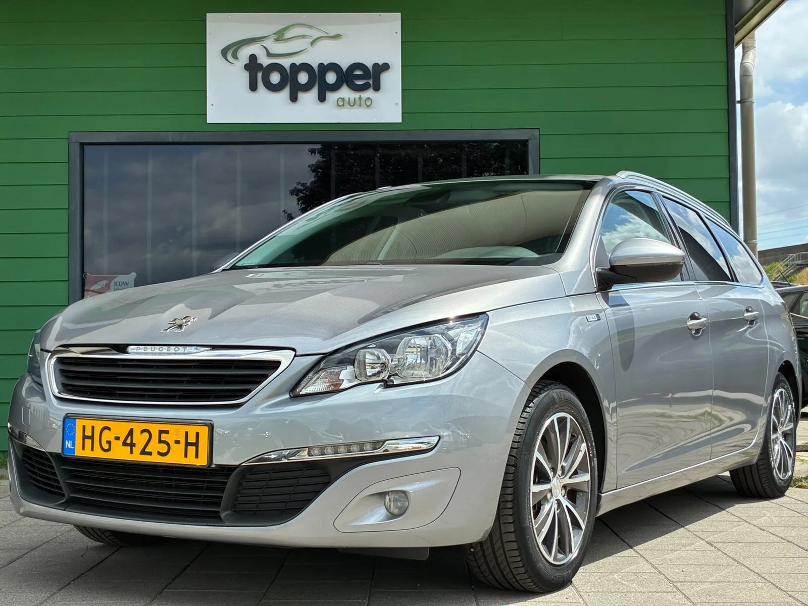 Peugeot 308 (2015) — foto 1