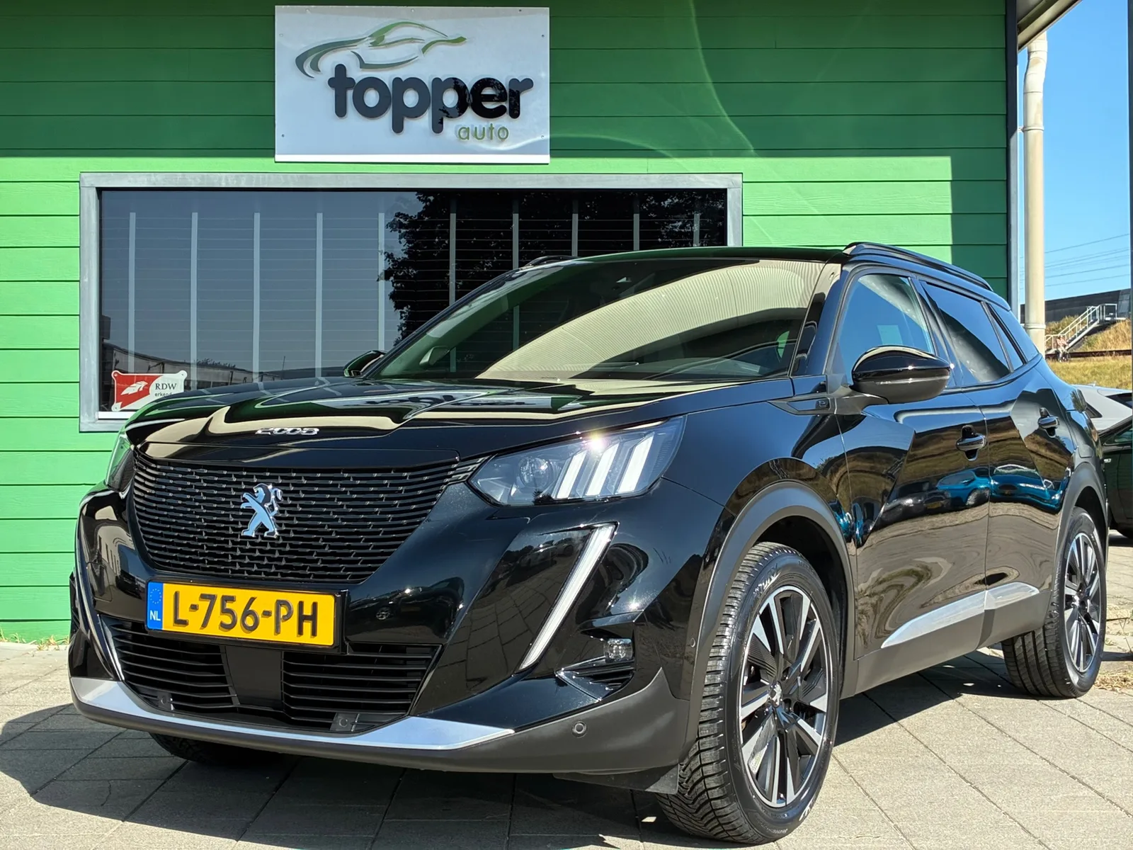 Peugeot e-2008 (2021) — foto 1