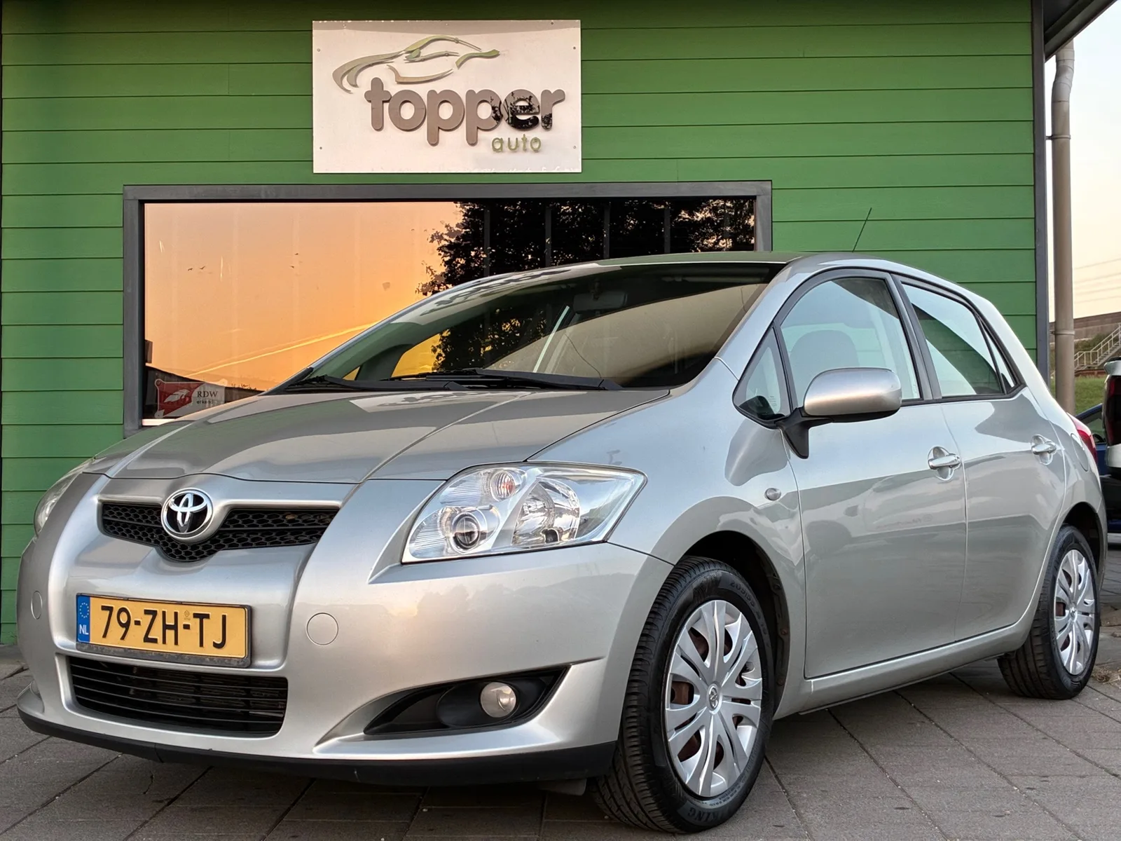 Toyota Auris (2008) — foto 1