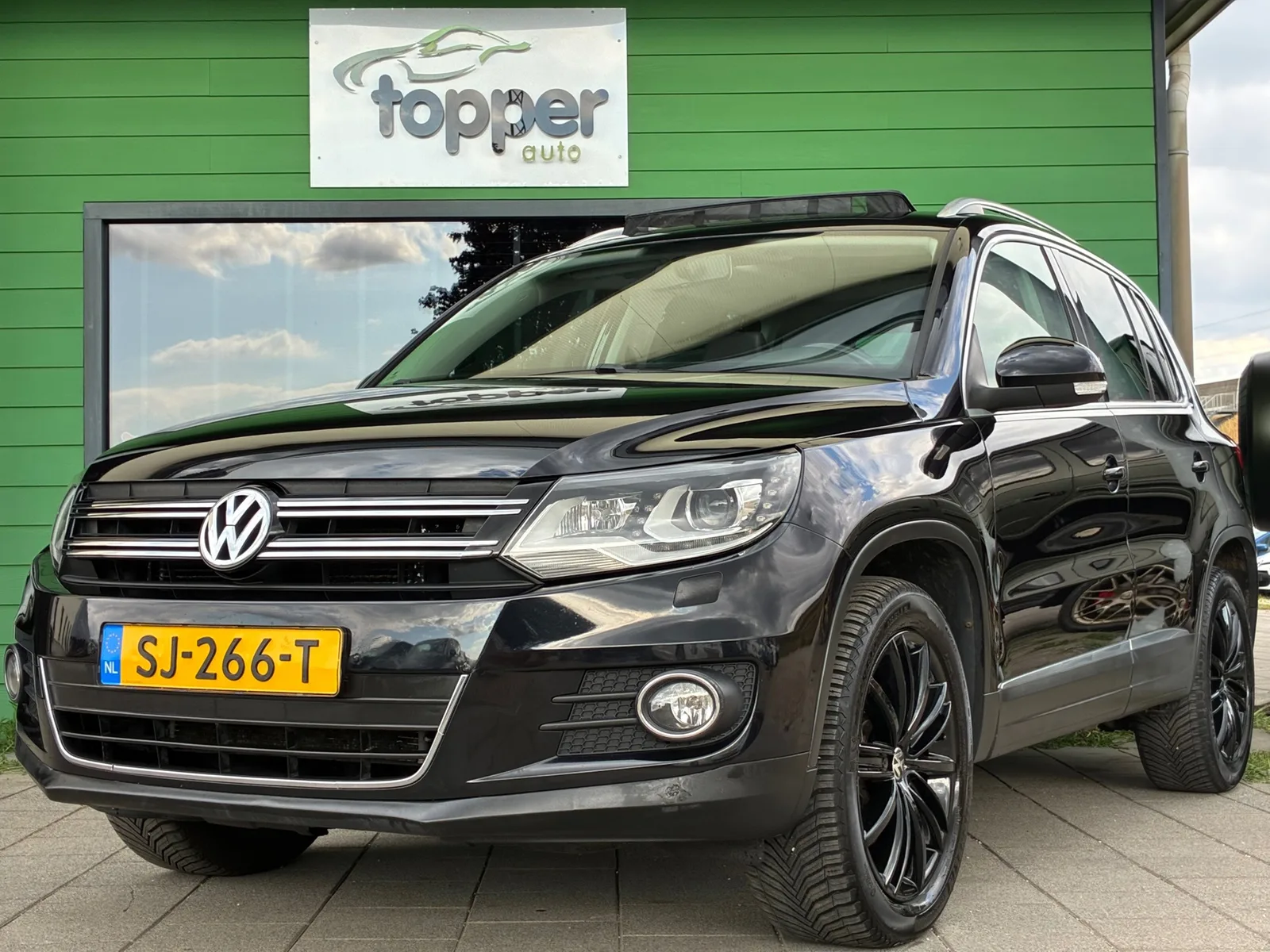 Volkswagen Tiguan (2012) — foto 1