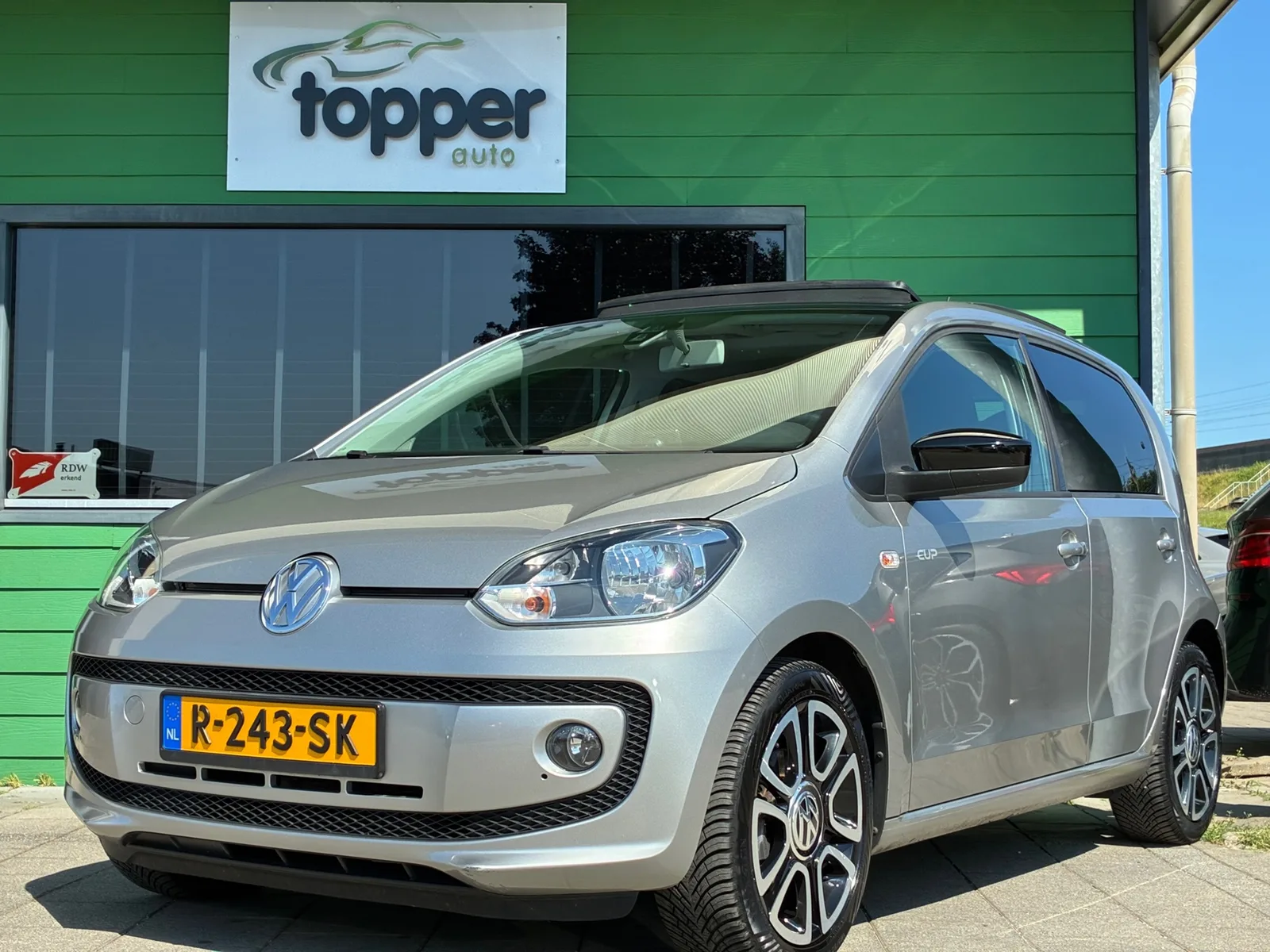 Volkswagen Up! (2015) — foto 1
