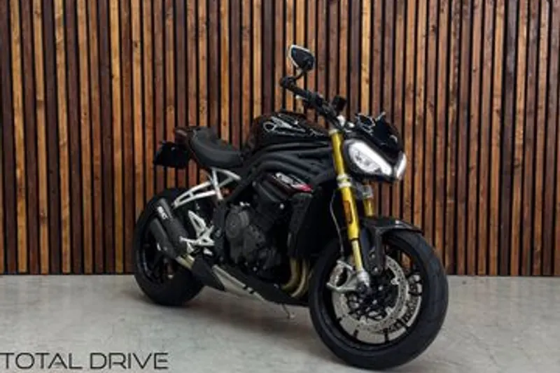 Triumph Speed Triple 1200 RS (2021)
