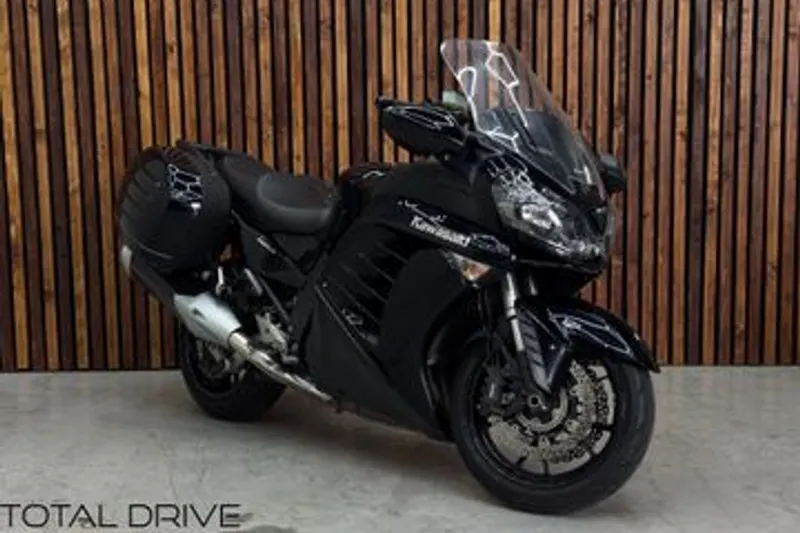 Kawasaki GTR 1400 (2014)