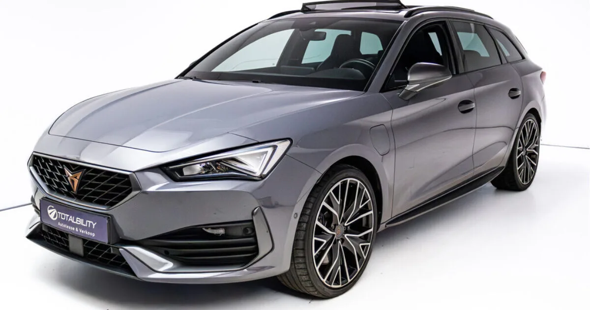 CUPRA Leon Sportstourer (2023) — foto 1