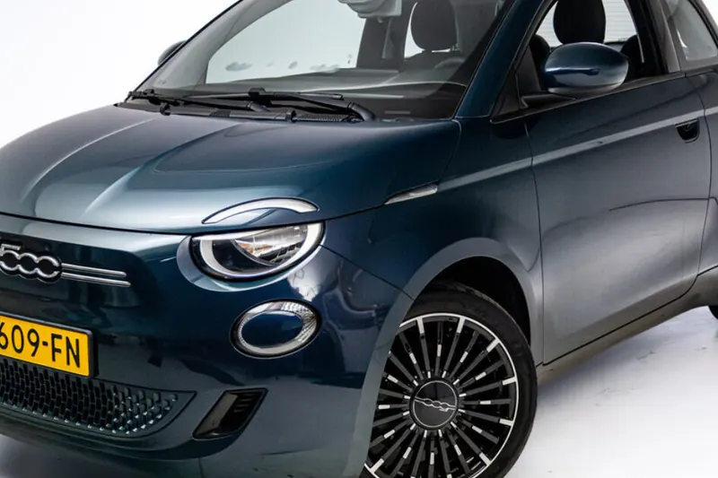Fiat 500 (2022)