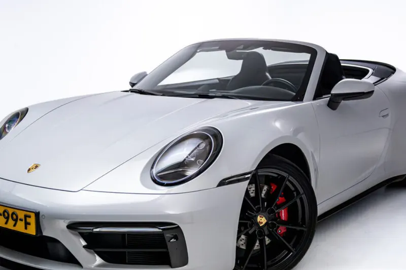 Porsche 911 (2023)